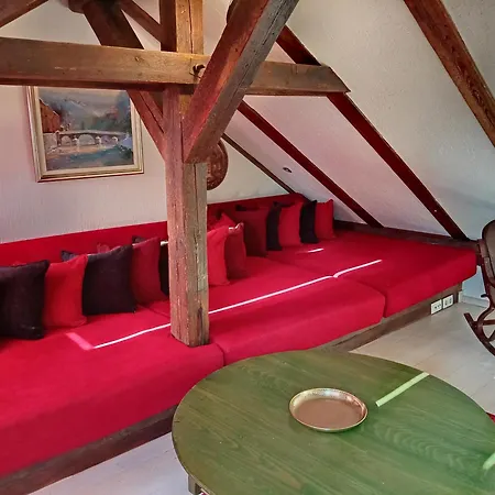 M Dvor 88 Apartman *