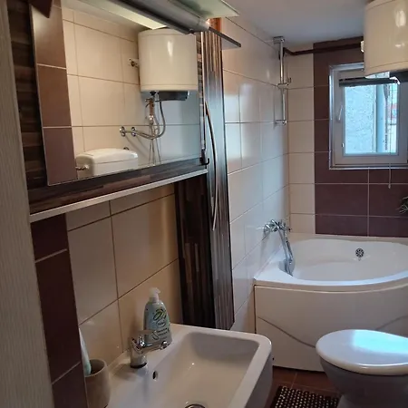 Apartman M Dvor 88 *